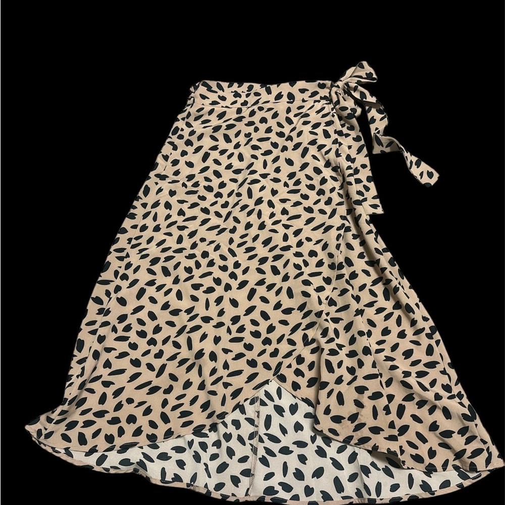 Stylish Tan and Black Wrap Skirt